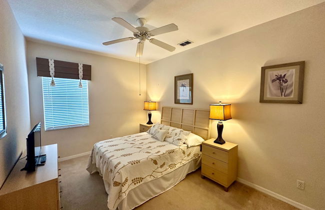 Grand Fabulous 4BR Pool Home Near Disney - Photo 21