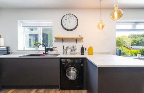 2BR Flat, Free Parking, WiFi, Smart TV - Foto 10