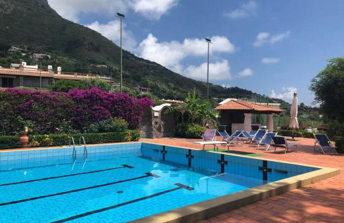 Villa Moma con giardino, tennis e piscina panoramica - Foto 4