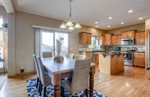 Spacious Pool House with tons of amenities! - Foto 13