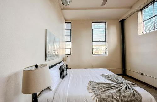 Sleepover 2BD 1BA Condos Downtown Springfield - Foto 10