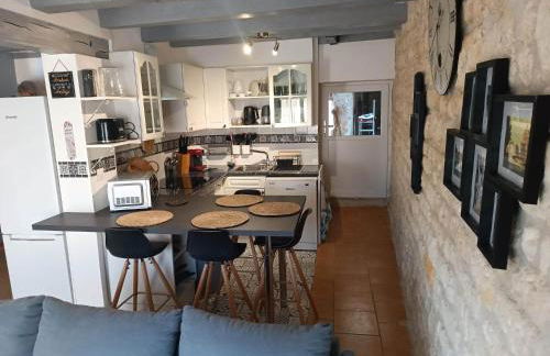 Meublé de tourisme Petit Chail Saint Savinien - Foto 7