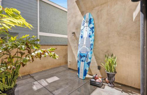 Beach Retreat- Walk to Beach, BBQ, Oceanview Rooftop & Firepit - Foto 37