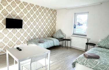 Ganze Wohnung - Küche - Balkon - Parkplatz - WLAN - bis zu 6 Personen - Foto 1