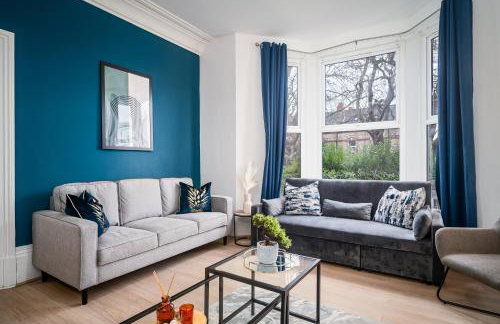 Anfield House - Liverpool Retreat 7 Bedroom Home - Photo 10