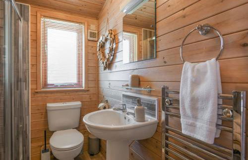 Waterfall Lodge - Photo 16