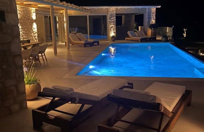 Villa Elysium Parga Luxury Detached Property in Private Grounds - Photo 17