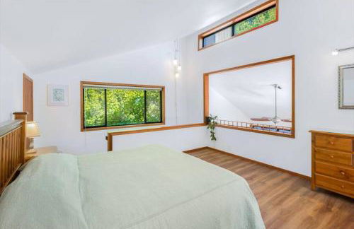 4BR waterfront home with beach access and views - Foto 34