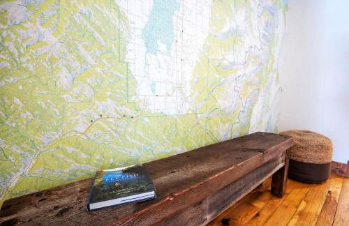 Family Fun Fireplace & Huge Deck - Photo 24