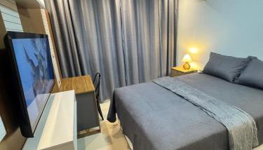 AP completo próx ao Shopping com piscina, garagem e ar - Foto 1