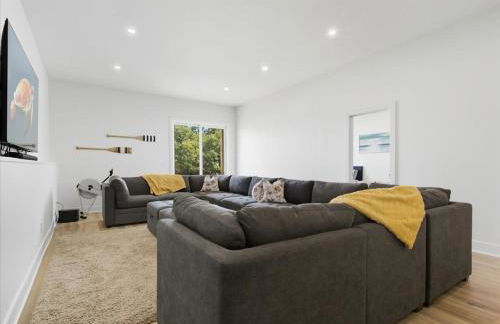 Expansive Deck, Private Dock, Boat Slip and Stunning Views - Foto 7