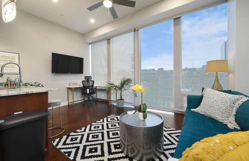 HostWise Stays - The Washington at Chatham - Free Parking, Great Views, Across from PPG Arena - Foto 17