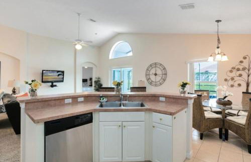 Beautiful 4 Bedroom 3 Bathroom pool & spa Villa villa - Foto 16