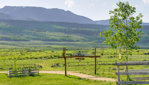 Studio Cabin with Mtn Views by the Green River! - Foto 2