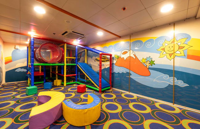 Ferry Ticket to Tenerife - Photo 5