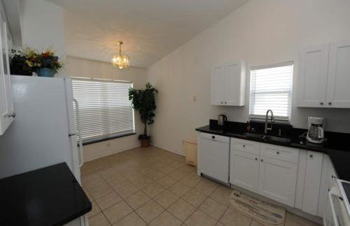 Holiday Hideout - Photo 4