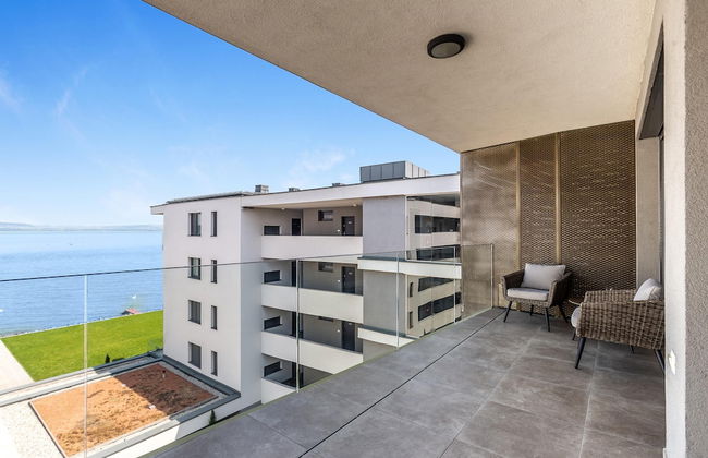 Lakefront Elegant Condo Lela - Foto 24