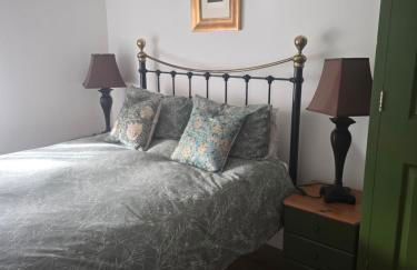 Oak Cottage with private log fired hot tub - Foto 2