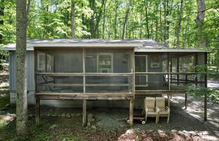 Dog-Friendly w Hot Tub, Fire Pit & River Access - Photo 24