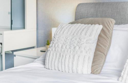 3BR Home with Garden & Free Parking - Foto 40