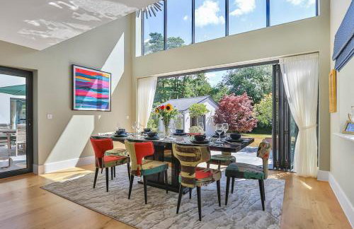 Avon House - modern family home - Photo 7