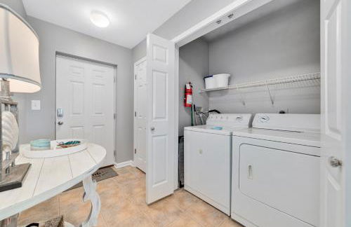 Cozy 2bd/2ba w/ View, Sleeps 6 - Photo 60