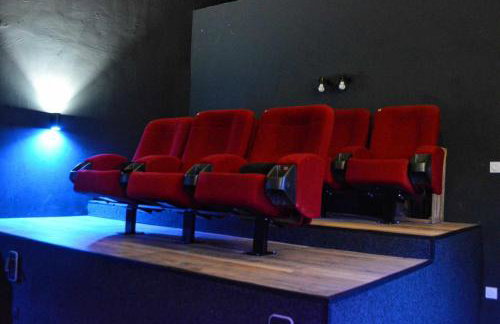 LE COCON l'unique expérience Cinéma room de la Grange Savoyarde 1km du Lac d'Annecy - Foto 15