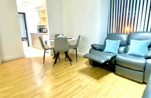 ParkCentral Birmingham City Centre - near Chinatown - private gated free parking - Photo 11