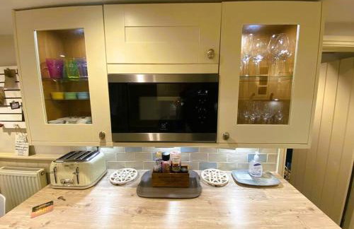 Beautiful Immaculate Aldeburgh cottage, free parking, sunny outdoor space, dog friendly - perfect for Spring seaside escapes - Foto 5