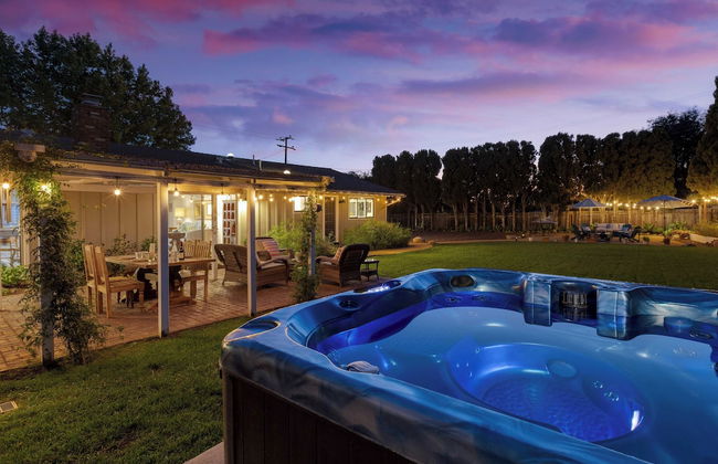 Hummingbird Haven by Avantstay Dog-friendly, Near the Beach, Huge Yard+hot Tub - Foto 1