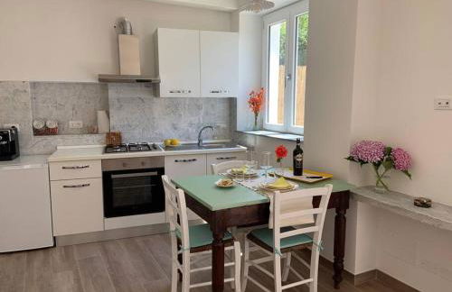 Casa in pietra in antico borgo vicino al centro - Foto 3