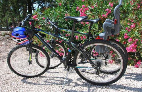 Private luxury Villa del Mar on Solta for up to 10 persons, heated pool, free parking, next to sea! FREE Kajak & Mountainbikes, GREAT living area & privacy! - Foto 34