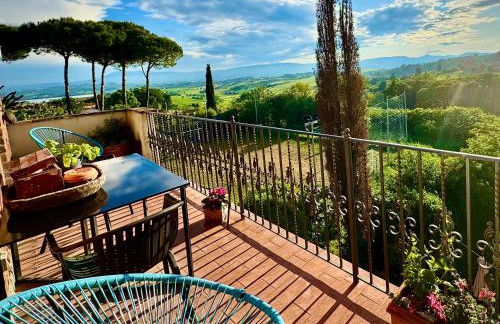 Two Bedroom Apartment with Breathtaking Views Large Balcony in a Cool Umbrian Village - Foto 1