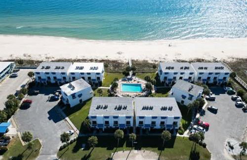 Villa A-1 Ground Floor Beach Front w Pool - Foto 1