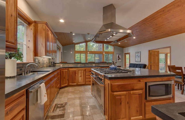 Angora Mountain Lodge - Pool Table, Ping Pong, Shuffle Board - Photo 13