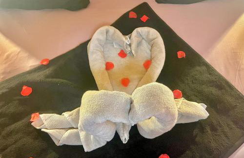 Secret LoveRoom - SpaBalnéo, Lit King Size, CLIM, Chic, calme et discret, 2 personnes - Foto 22