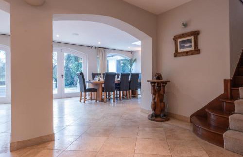 5BDR Luxe Villa By Torr Property Group Short Lets & Serviced Accommodation With Free Parking & River View Stratford-Upon-Avon - Foto 17