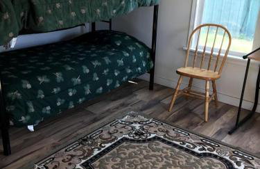 Riverside Cabin with Rare Claw-Foot Bathtub, Montana - Foto 8