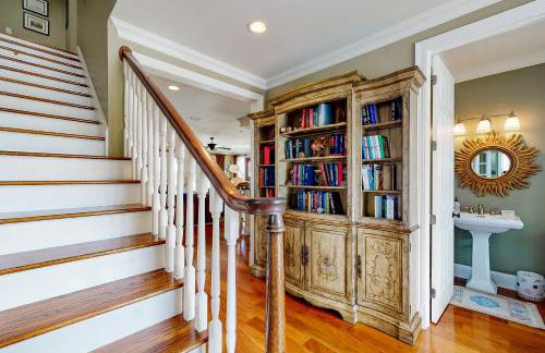 Fantastic getaway with private pool, deck, game room, AC & fast WiFi - Foto 12