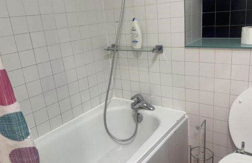 London 1 Bed Apartment close to Barking Station - Foto 8