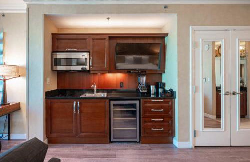 No Resort Fee Strip View Balcony+ Valet Parking - Foto 17