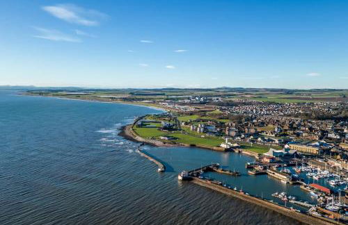 Sea View Luxury Apartment 3 bedrooms Free Parking - By Coast Apartments - Photo 56