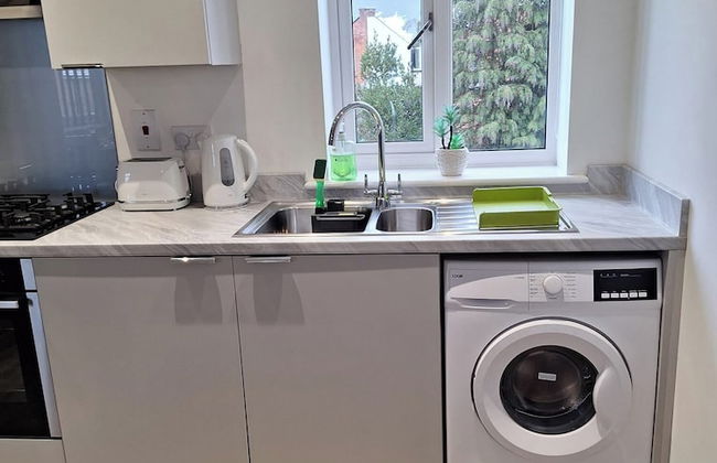 1 Bed Apartment Sleeps 2 - Parking & Wifi - Foto 19