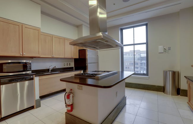 Business Apartment in Pentagon City - Photo 44