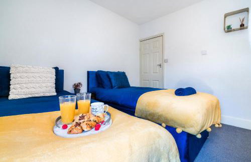 2 Bedroom House, 5 Single Beds, Fast WiFi - Photo 38