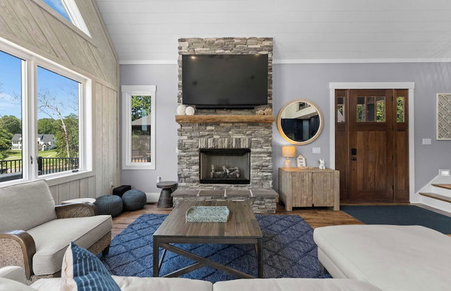 Blue Heron by Avantstay Lakefront, Dock, Pool, Theater Sleeps 22 - Foto 17