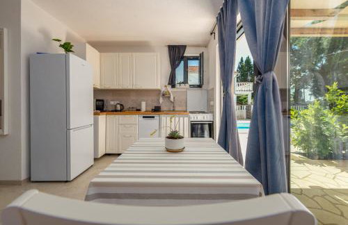 Apartment Varos with shared pool - Foto 25