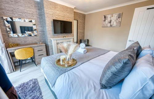 Elegant 5 Bed House - Sleeps 9, Central Solihull, NEC, JLR, HS2, Resorts World, Airport Business and Leisure Stays, - Foto 7