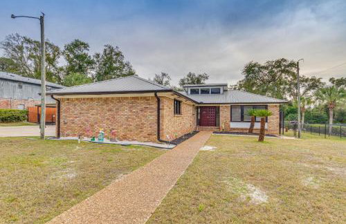 Pensacola Home with Screened Porch 10 Mi to Beach! - Foto 3
