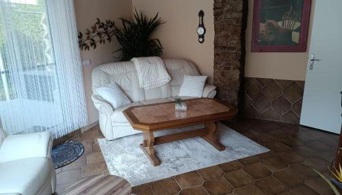 Idyllischer Ferienbungalow in ruhiger Lage mit Pool und großen Garten - Foto 5